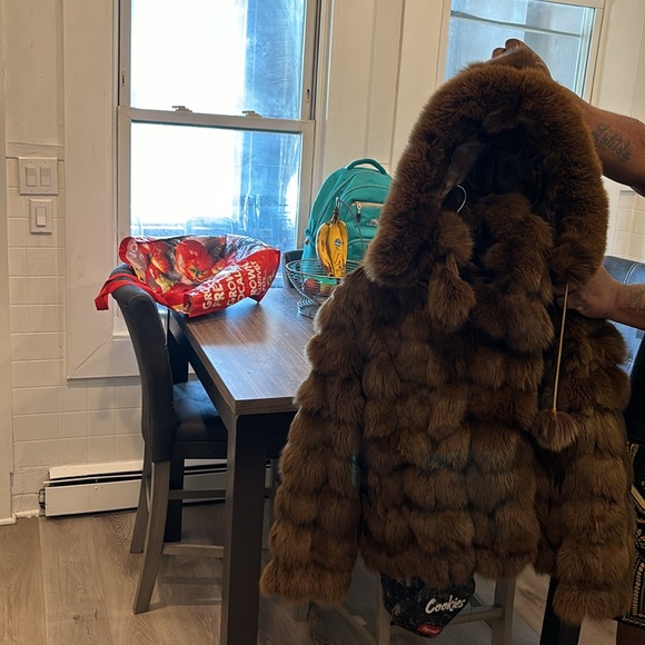 Brown fur coat - Picture 2 of 2